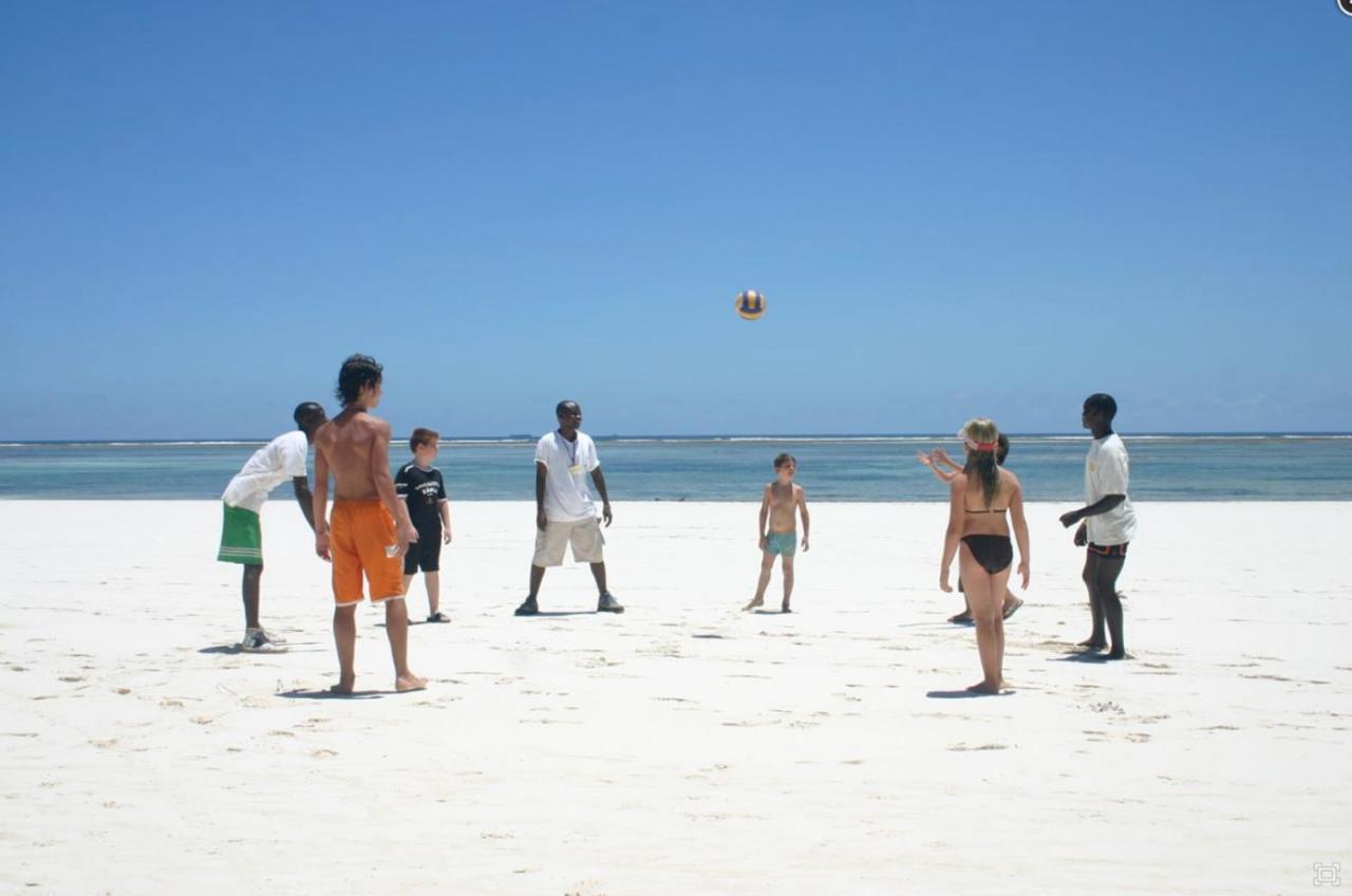 Tradewinds Lodge Praia de Diani Exterior foto